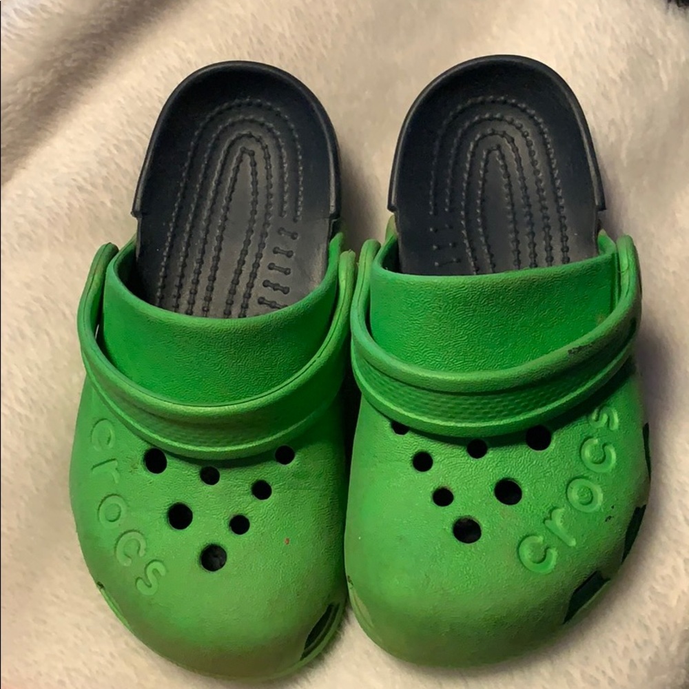 Toddler crocs size 10